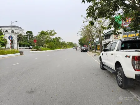 Bán đất phố ngô gia tự, dt54m2, mt6m, lô góc, ngõ rộng thông ôtô vào đất, hàng kín, giá chỉ 3,8 tỷ