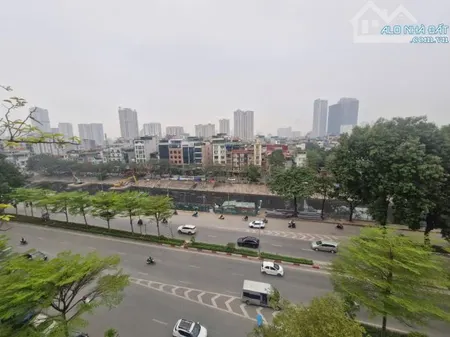 Bán nhà mặt phố Đường Láng, 26,999 tỷ, 50m2, 6 tầng, thang máy nhập khẩu, view cực đỉnh