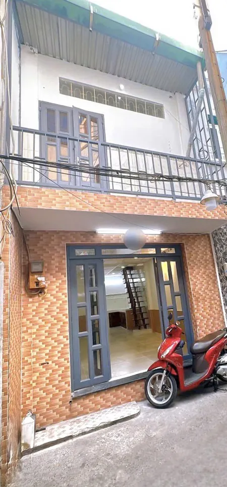 Nhà đẹp 2 tầng 2 PN - 3,76m x 8m - Tôn Đản. 3 tỷ (Tin Hết Hạn)