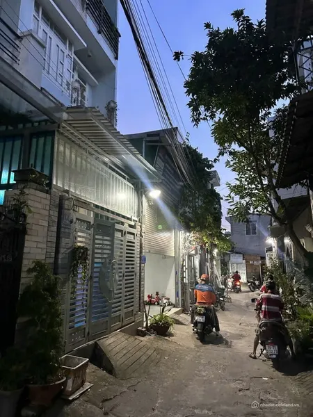 Cơ hội vàng nhà đẹp sổ hồng riêng giá tốt vị trí đẹp chỉ 3,x t tại Linh Đông. (Tin Hết Hạn)