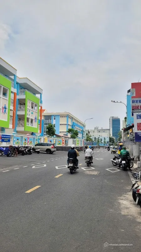 Bán nhà MT Chấn Hưng,Q.Tân Bình(giáp Q.10)- 4,7x22m(CN:100m2)4 tầng - Gía: 29 tỷ (Tin Hết Hạn)