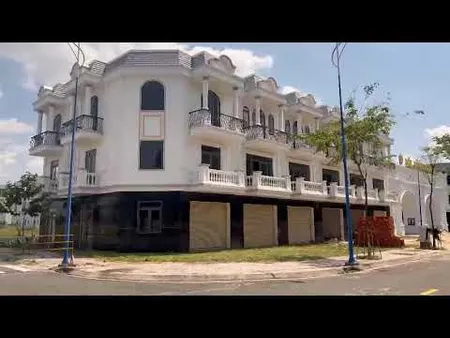 Cần bán gấp nhà dự án 1 trệt 2 lầu nằm ngay QL13 giá 2.2 tỷ (Tin Hết Hạn)