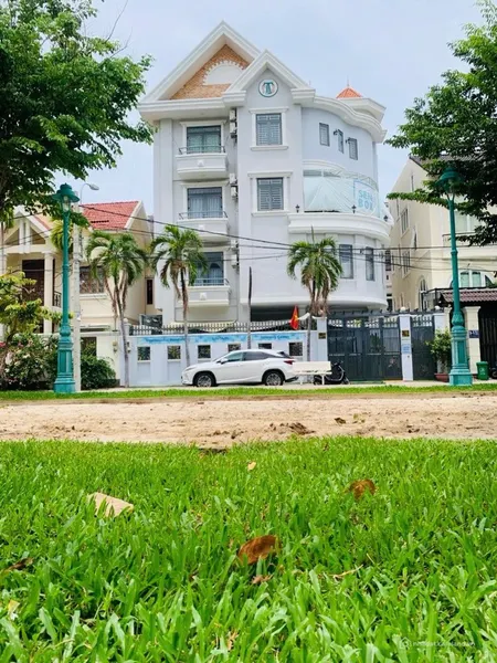 BT 14.7 x16m 3 lầu wie công viên khu Tân Quy Đông Quận 7. (Tin Hết Hạn)