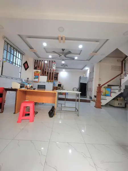 Nhà 4 tầng - ngang 6,85m x 11m - sát mặt tiền Cô Giang. 9,5 tỷ (Tin Hết Hạn)