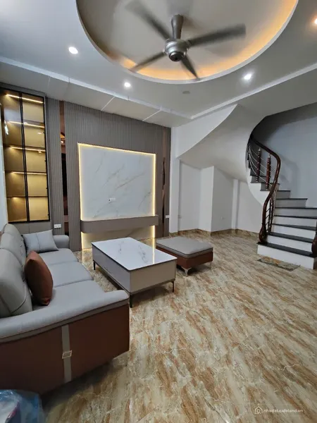NHÀ ĐẸP ĐỐNG ĐA – VỊ TRÍ VÀNG – GIÁ TỐT DT 30m² – 5 tầng + 1 tum – Giá 9.2 tỷ (Tin Hết Hạn)
