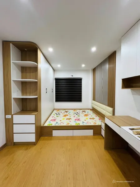 HIẾM! Trần Quý Cáp, Đống Đa, gần phố, nhà mới xây, full nội thất, sổ vương, 30m2 (Tin Hết Hạn)