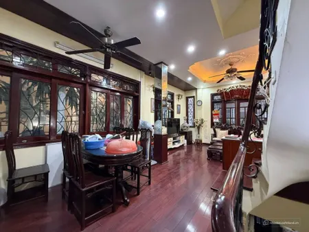 Cần bán gấp siêu phẩm phân lô Trần Quốc Hoàn 55m2, 5T, lô góc 3 mặt thoáng, ô tô (Tin Hết Hạn)