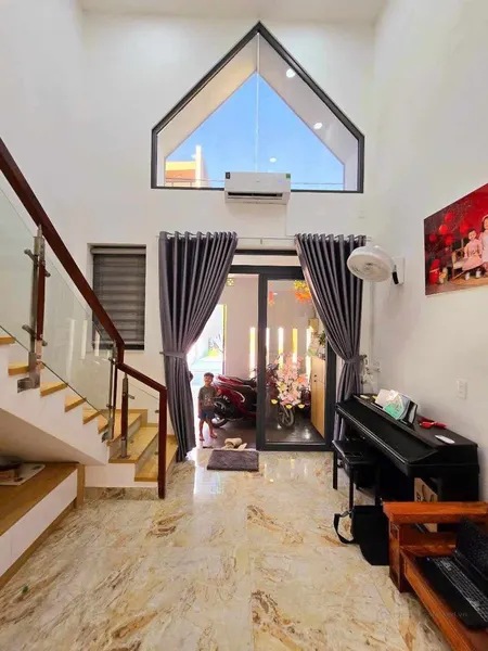 NHÀ PHỐ 50M2, 2 TẦNG, ĐƯỜNG Ô TÔ 8M, TRƯỜNG LƯU, LONG TRƯỜNG. (Tin Hết Hạn)