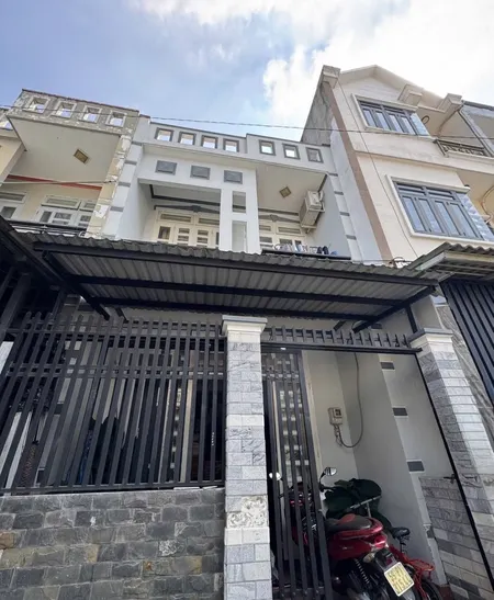 Bán Nhà 2 Lầu - 60m2 - Giá Chỉ 3.9 Tỷ - Tân Thới Hiệp 21 - Sổ Hồng Riêng - HC Đủ (Tin Hết Hạn)