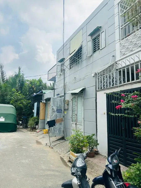 Cần Bán Nhà Hẻm Ô TÔ,Trường Lưu, Long Trường Thủ Đức. DT: 4.1X13M GIÁ 3.7 TỶ (Tin Hết Hạn)