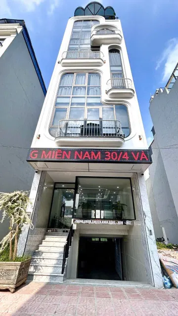 TĐC NGỌC THUỴ 8T THANG MÁY, VỈA HÈ ĐÁ BÓNG VỪA Ở VỪA KINH DOANH