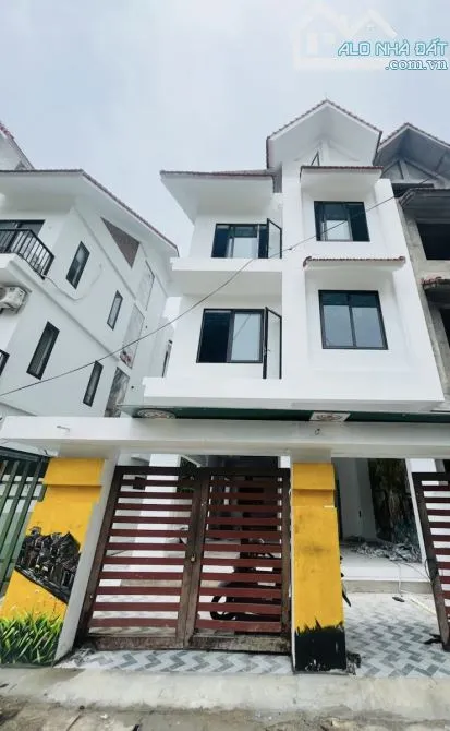 Hiếm! Biệt Thự Mỹ Đình-Phân Lô-Oto Tránh-KD-Vỉa Hè-210m 4 Tầng Mt 8,5m Nhỉnh 38 Tỷ