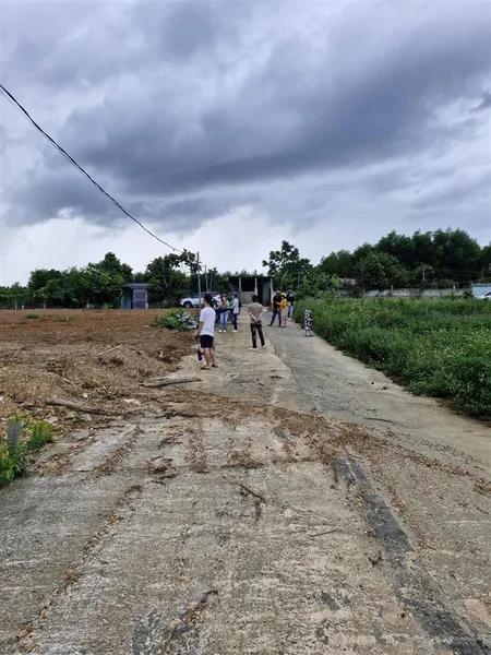 Bán đất thôn xuân phú xã hòa sơn hòa vang. dt. 120m2 850tr đường bê tông 5m. mua ở đầu tư ib em