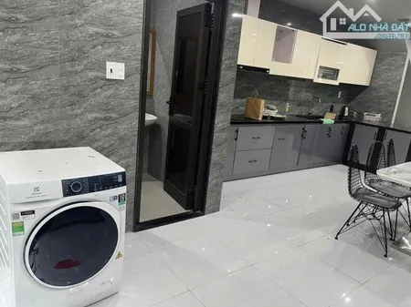 Bán Toà căn Hộ 7 tầng 16 phòng mặt phố Trần Bạch Đằng, hàng hiếm tại view biển đẹp.