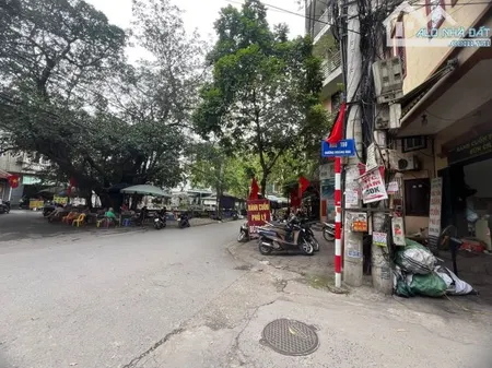 SIÊU PHẨM LÔ GÓC, NGÕ THÔNG. Ô TÔ ĐỖ CỬA. KINH DOANH ĐỈNH. TIỆN ÍCH KHÔNG THIẾU GÌ. Ở NGAY