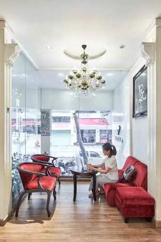 Bán Khách Sạn đường Yersin 8,5x25m, nh: 15m 200m2. 8 lầu 50P . Giá: 200 tỷ
