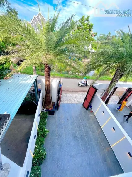 NHÀ MẶT TIỀN 110M2 THUẬN TIỆN KINH DOANH MỌI NGÀNH NGHỀ