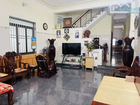 Bán nhà vườn 2 tầng Khuê Trung, kề sát Hải Châu, DT lớn 240m2 ngang 10m chỉ 15.x tỷ