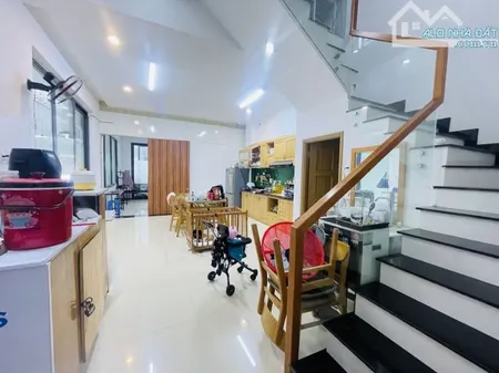 Bán nhà 3 tầng sân vườn Nguyễn Tri Phương, Hải Châu, DT lớn 230m2 nở hậu chỉ 23 tỷ
