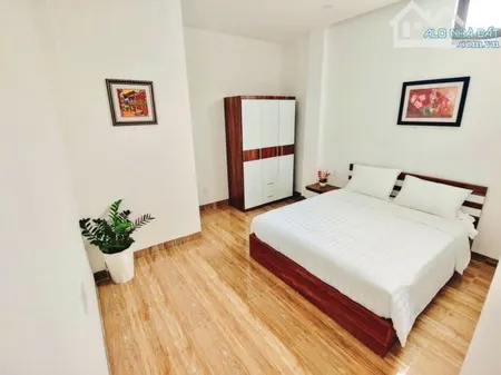 Bán nhà Phạm Cự Lượng, Sơn Trà, DT 230m2 lô góc ngang 8m, khai thác 60tr/tháng chỉ 28 tỷ