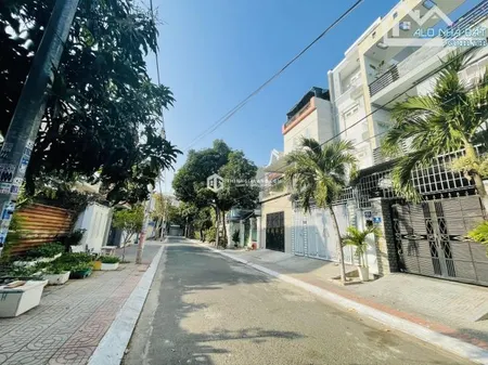 BÁN NHÀ CẤP 4 CÓ SÂN ĐỂ OTO PHƯỜNG 9, FULL THỔ CƯ 100M2- GIÁ 9,2 TỶ - TRƯỚC NHÀ 11M