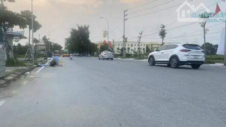 bán đất đấu giá, siêu hoa hậu, có đủ tiền múc cực sáng.
