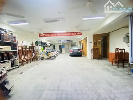 TOÀ VĂN PHÒNG MẶT PHỐ ĐỖ NHUẬN -CẠNH CV HOÀ BÌNH - THANG MÁY - Ô TÔ TRÁNH VÀO NHÀ - VỈA HÈ