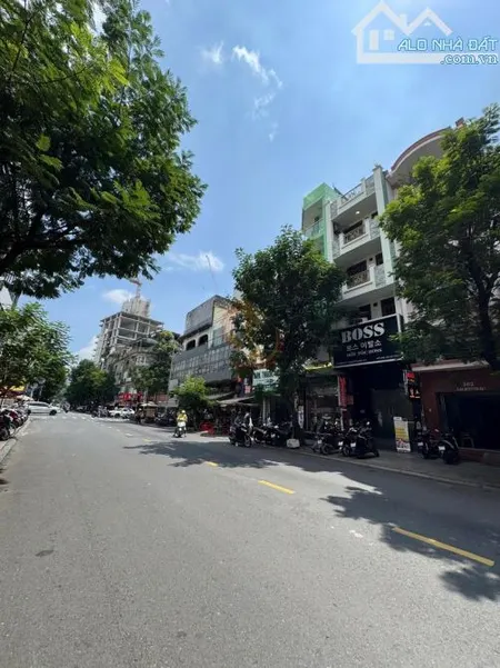 RẺ NHẤT! Bán MT Đ. Calmette, Q. 1 – 4.1x18.5m – gần ga Metro Bến Thành chỉ 50 tỷ.