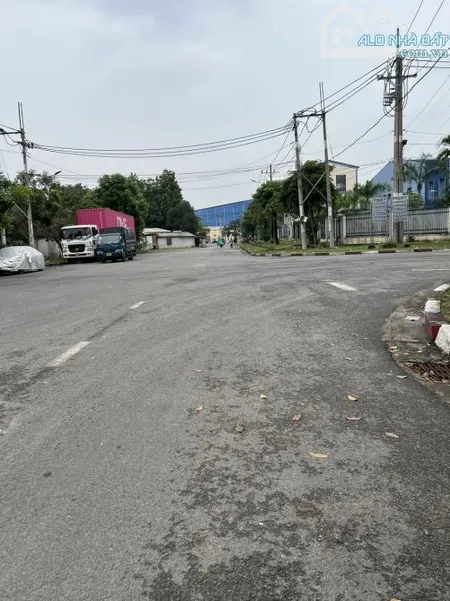 BÁN ĐẤT MẶT TIỀN – NHIỀU THỔ CƯ - TIỆN KHAI THÁC NGAY