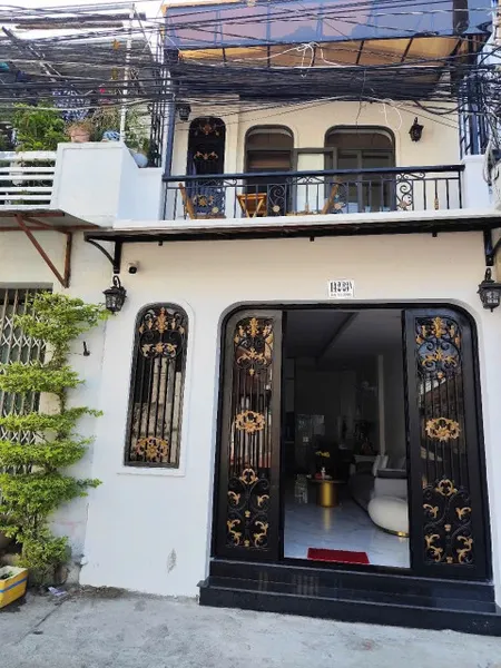 Cần Cho thuê căn nhà  1 trệt 1 lầu  👉 Diện tích : 35 m2  👉 2 phòng ngủ , 2 vệ sinh  👉 Bếp phòng ăn  👉 Nhà đầy đủ nội thất chỉ việc vào ở  🚘🚘 Nhà oto tận nơi , khu vực đông dân cư 💥 Ưu điểm nhà gần chợ , cách biển  trần phú đi bộ 5 phút , cách bán kính 500
