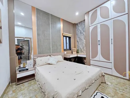 BÁN NHÀ 2 TẦNG MỚI XÂY – 2 MẶT KIỆT TÔN ĐẢN - FULL NỘI THẤT
