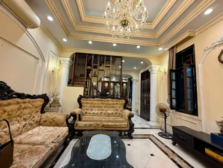 Biệt Thự Sân-Vườn!Hoàng Đạo Thành, Oto tránh,Lô Góc,DT: 95m2 x 4Tầng,MT:5.9m,Giá: 29.5 Tỷ