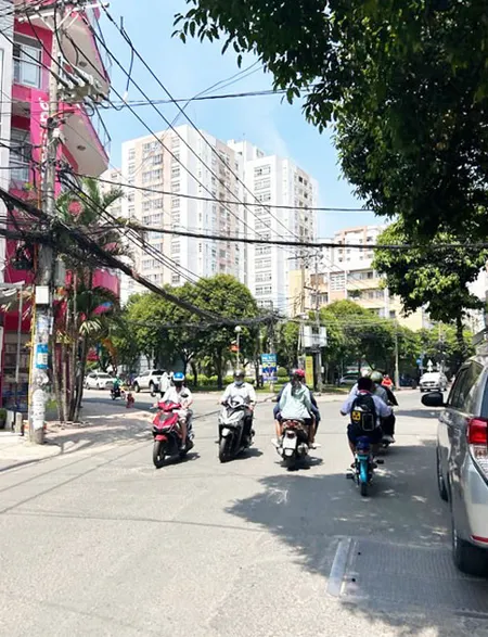 Nhà 4 tầng, Mặt Tiền Ni Sư Huỳnh Liên, Tân Bình, 4x17m, 70m2, nhỉnh 15 tỷ TL