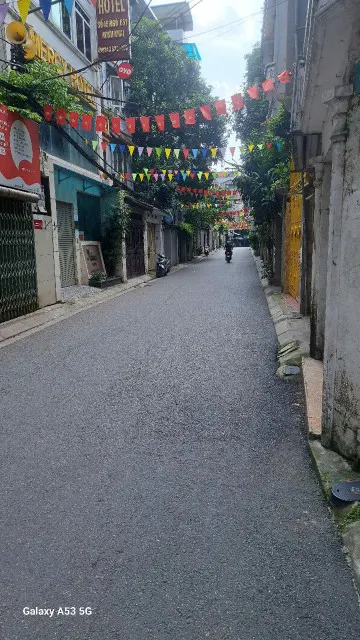 Cho thuê nhà ngõ ô tô tránh KD VP, Vận đơn 2.5 tầng x 100m2, 20 Triệu