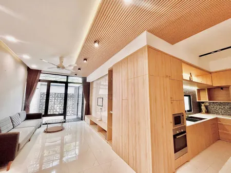 Cho thuê biệt thự mặt tiền gần Chợ Đầm, phường Vạn Thạnh, thành phố Nha Trang (Có Gara Xe hơi)