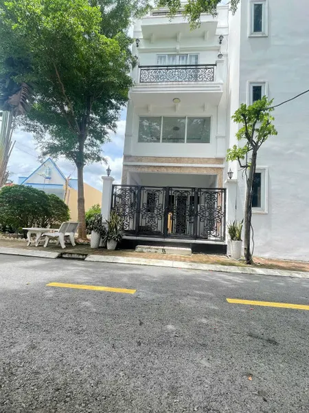 BÁN NHÀ 1 TRỆT 2 LẦU - NGAY TRUNG TÂM PHƯỜNG 4, TP. TÂN AN, LONG AN