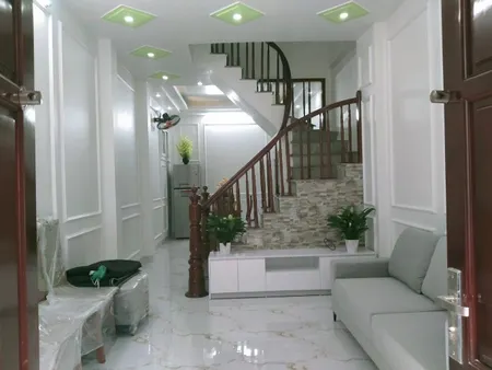 BÁN NHÀ 37M-4 TẦNG- PHÂN LÔ Ô BÀN CỜ – CÁCH Ô TÔ TRÁNH 10M- P. KIẾN HƯNG, HÀ ĐÔNG