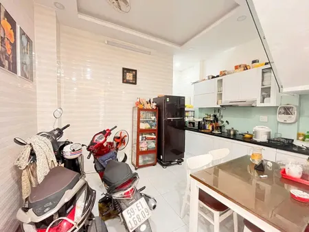5m HXH , 4 tầng, gần Nhà Thờ, CMT8, giá tốt chỉ 7.5 tỷ