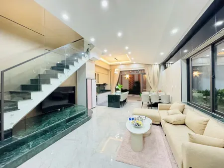 Bán nhà MT đường đẹp xinh giá 6,37 tỷ DT đất 108M2(5,5x19,6).