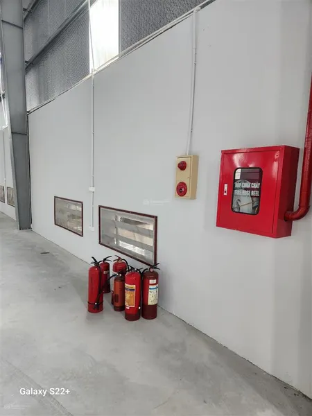 Chuyển nhượng 1200m² đất + nhà xưởng + nhà văn phòng trong ccn vĩnh hoàng
