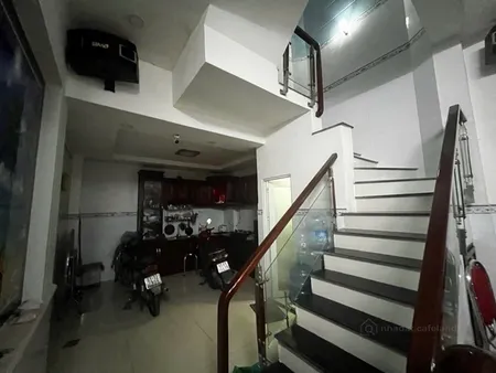 Bán nhà riêng gần Vạn Phúc City, QL 13, 41m2 hẻm xe hơi, giá 4,6 tỷ