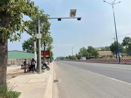 Cơ hội đầu tư đất mặt tiền ql13, 300m2 có sẵn 120m thổ cư, gần tthc bàu bàng, nhỉnh 3 tỷ
