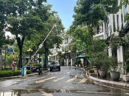 0368 973 ***. bt trung yên, trần duy hưng, cầu giấy cần cắt lỗ. dt 160m2. mt 7m, 4 tầng + 1 hầm