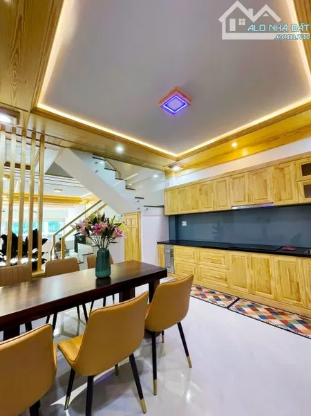Căn nhà 3 tầng Cách Ngã 6 & Uỷ ban Tỉnh Đắk Lắk 500m