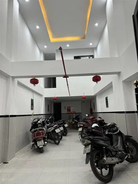Chung cư mini căn hộ dịch vụ hoàng quốc việt lô góc 2 thoáng 81m2 x 7t x 21pkk, dòng tiền 105tr/th