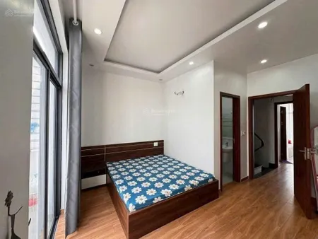 Chính chủ bán lk 75m . hoàn thiện full đồ có thang máy. giá 10,6 tỷ. mr.sơn 0961 592 ***