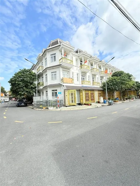 Nhà kdc hoàng hùng đường võ thị sáu sát bên bigc dĩ an & tthc giá 5tỷ650 tặng nội thất 0906 309 ***