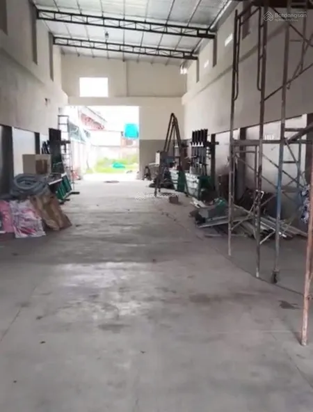 Gia đình tôi cần bán gấp xưởng nhỏ mặt tiền đường nhựa gần chợ dĩ an tphcm mới