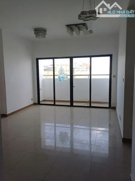 Bán Chung Cư The Era Lạc Long Quân, Víp Tân Bình, 58M2, Căn Góc, Nhỉnh 2 Tỷ TL.