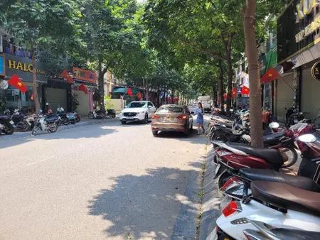 Bán mảnh đất mặt ngõ nguyễn văn huyên ô tô tránh, vỉa hè rộng 80m2, mặt tiền 6m giá 20.5 tỷ